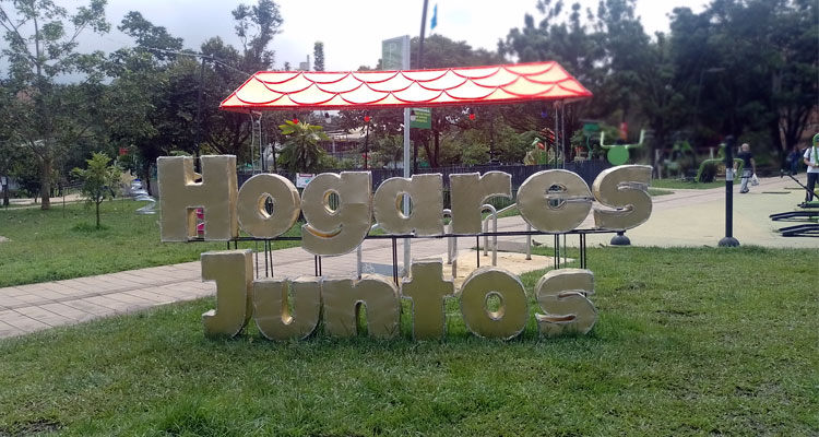 letras alumbrado de navidad en el parque el dorado