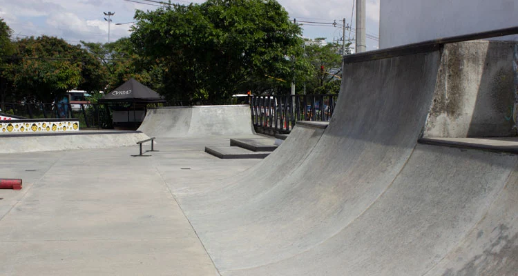mini rampa para patinetas