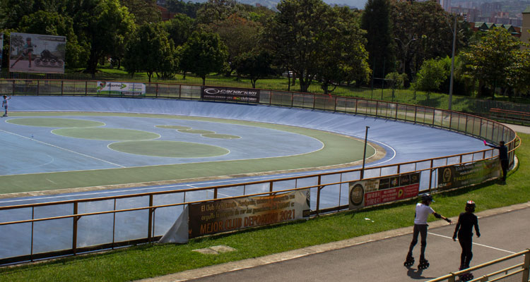 Pista de patinaje los almendros