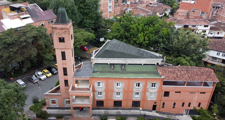 Iglesia Trianon Vista Lateral