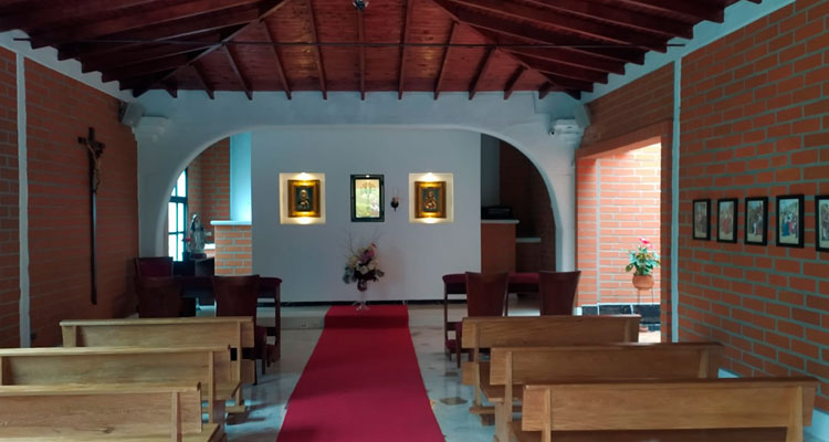 Interior de la iglesia el trianon envigado