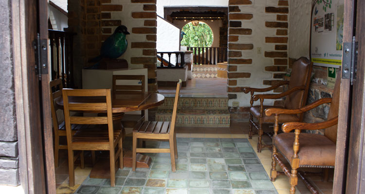 sala en la casa parque la guayacana